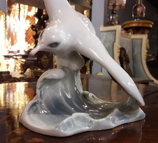 Antique seagull sculpture