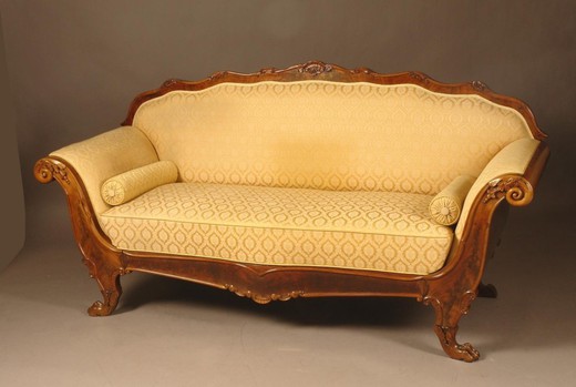 Старинный диван в стиле Бидермайер. Выполнен из красного дерева. Европа, 19 век (1850-е гг). Купить в Москве.