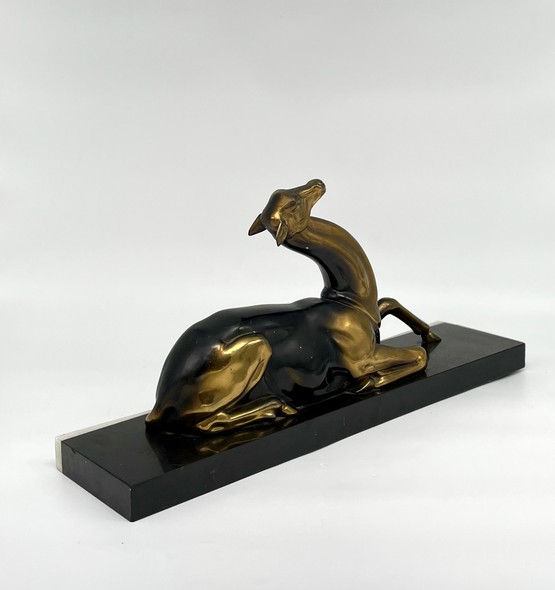 Антикварная скульптура «Золотая лань»