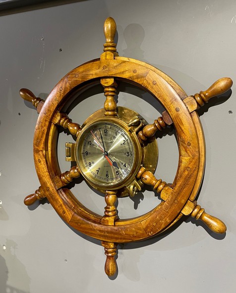 Винтажные корабельные часы