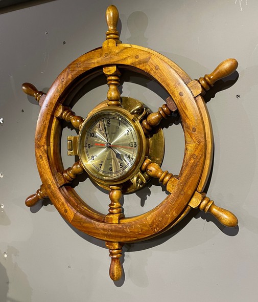 Винтажные корабельные часы