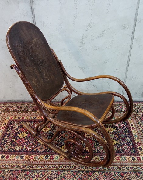 Антикварное кресло-качалка