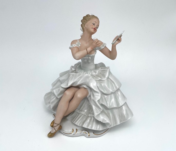 Vintage figurine
  "Ballerina"