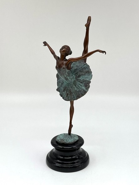 Скульптура балерины