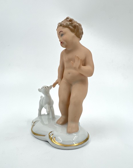 Антикварная статуэтка 
"Путти с козленком"