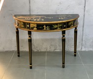 Vintage console in chinoiserie style