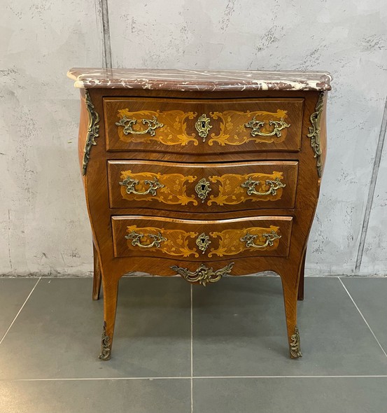Antique chest of drawers
Louis XV