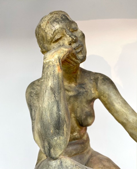 Скульптура «Девушка»
