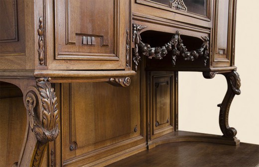 Старинная мебель - шкаф-буфет Людовик XVI. Выполнен из дерева (орех) в стиле рококо. Конец 19 века. Купить в Москве