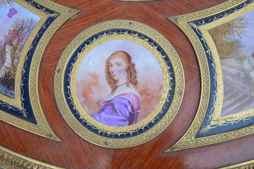 галерея старинной мебели предметов декора и интерьера в стиле Наполеона III из дерева и золоченой бронзы с росписью в Москве