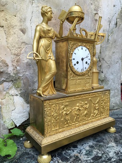 старинные каминные часы астрономия в стиле ампир из золоченой бронзы купить в Москве