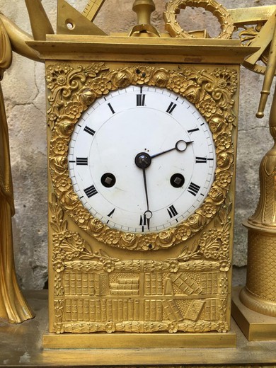 антикварная галерея часов предметов декора и интерьера в стиле ампир из золоченой бронзы