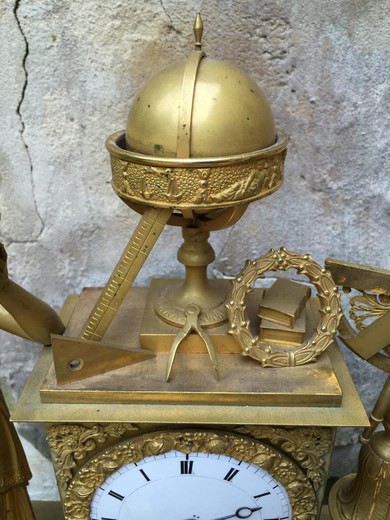 галерея старинных часов предметов декора и интерьера в стиле ампир из золоченой бронзы