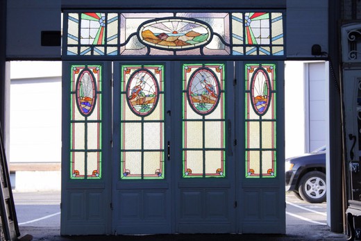 антикварные двери в стиле арт-деко из дерева и стеклянный витраж купить в Москве