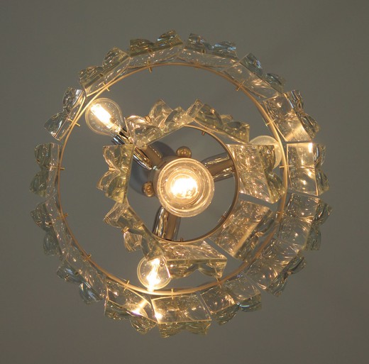 галерея старинного света предметов декора и интерьера из стекла и металла в стиле Mid-Сentury modern в Москве