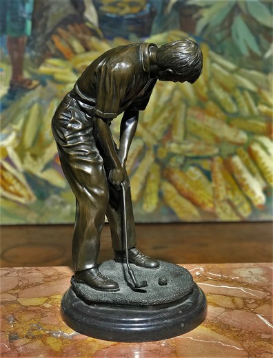 Sculpture "Golfer"