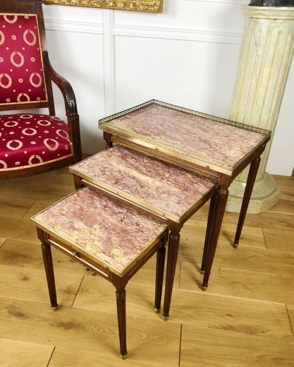 Set of 3 antique coffee tables