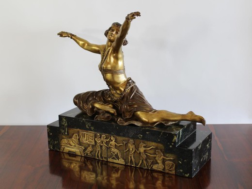 Антикварная скульптура "Фивская танцовщица"
