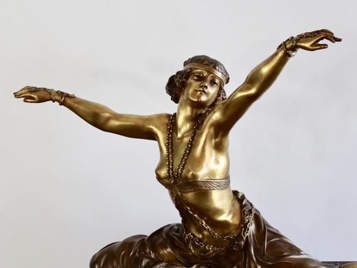 antique sculpture "Thebes Dancer"