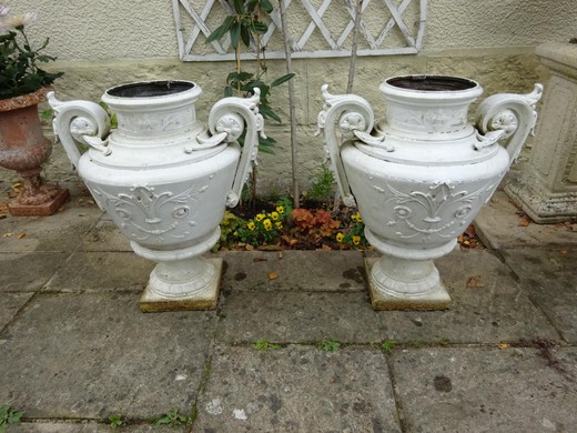 Antique flowerpots