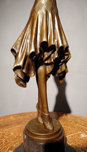 bronze sculpture «Dancing»