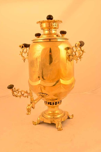 винтажный самовар ваза желудь из латуни, 1870 год