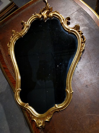 Старинное зеркало в стиле Людовика XV