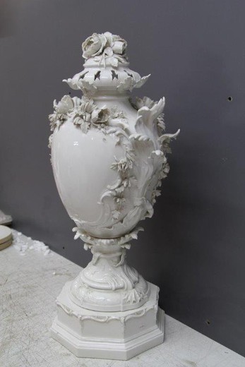 старинная фарфоровая ваза, 19 век