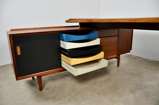 Vintage bureau table