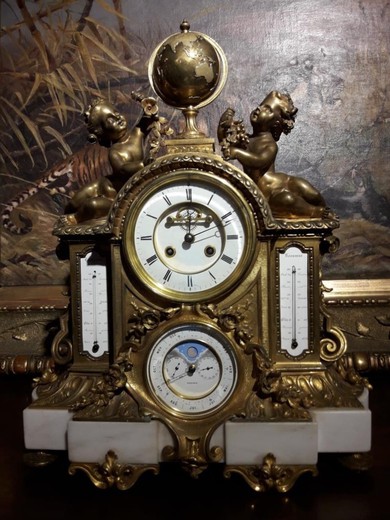 французские бронзовые часы, бронзовые часы с золочением, часы из золоченой бронзы, часы золоченой бронзы