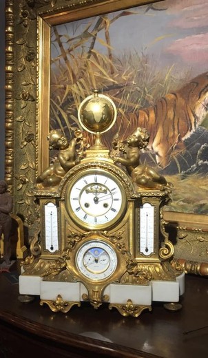 антикварные часы в стиле людовик XVI, антикварные часы в стиле луи XV, старинные золоченые часы, анткиварные часы с золочением