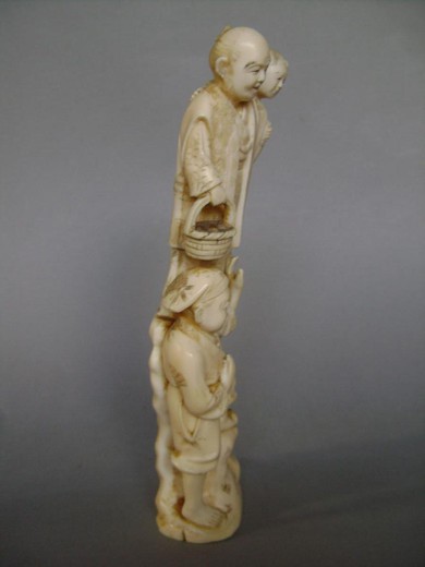 старинная скульптура из кости дети с лисой в восточном стиле купить в Москве