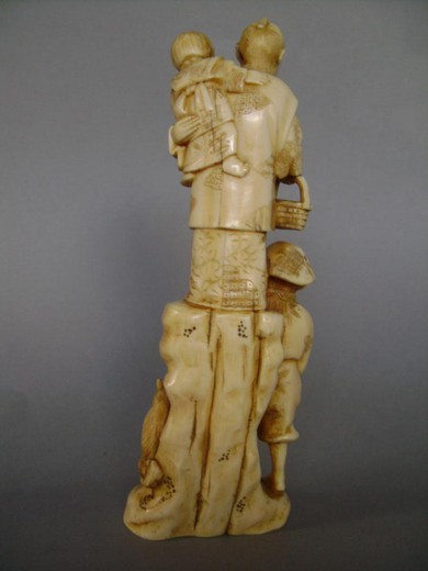 антикварное окимоно из кости дети с лисой в восточном стиле купить в Москве