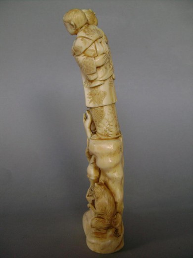 старинное окимоно из кости дети с лисой в восточном стиле купить в Москве