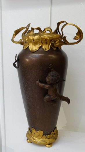 антикварная ваза в стиле арт-нуво из бронзы с золочением купить в Москве