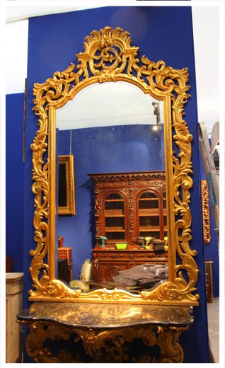 антикварное большое зеркало в стиле Людовика XV в раме из золоченого дерева купить в Москве