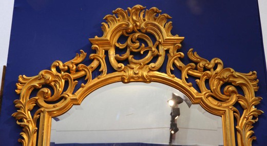 старинное большое зеркало в стиле Людовика XV в раме из золоченого дерева купить в Москве