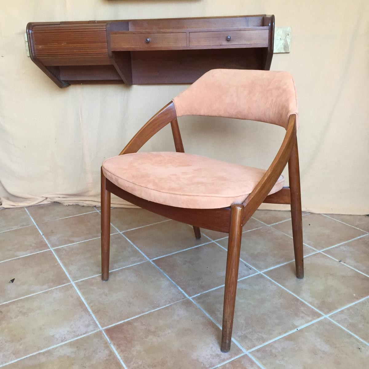 Scandinavian Hanging Desk With Armchair