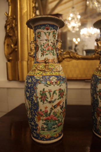 старинные парные вазы из фарфора с росписью в восточном стиле купить в Москве