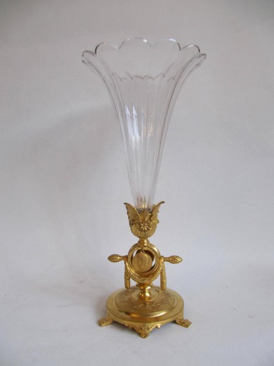 антикварная ваза в стиле Наполеона III из стекла и золоченой бронзы купить в Москве