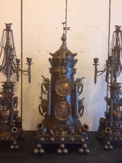 старинные часы с барометром и парными канделябрами из металла и стали в морской тематике купить в Москве