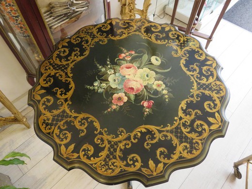 антикварная галерея мебели предметов декора и интерьера в стиле Наполеона III из дерева с росписью в Москве