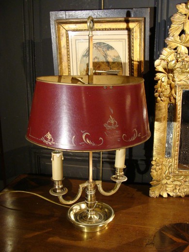 Lamp with 2 burners in gilded bronze dating from the first part of the 20th century.