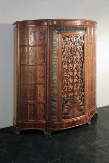 антикварный шкаф из красного дерева в стиле арт-нуво от Этторе Заккари купить в Москве