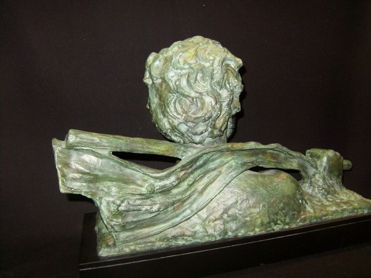 Antique sculpture by Ouline