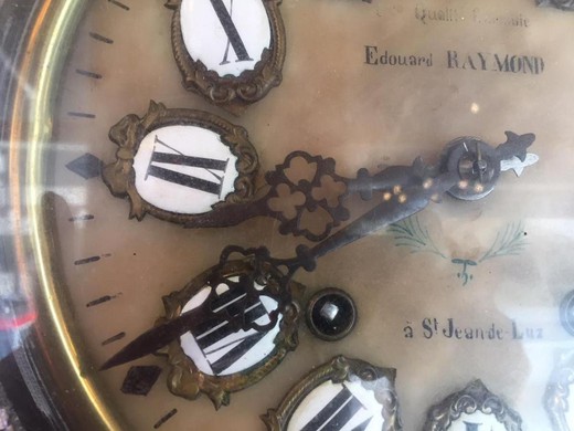 Антикварные настенные часы