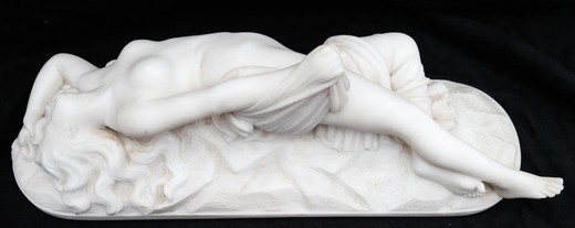 Скульптура «Спящая»