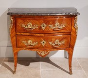 Antique chest of drawers