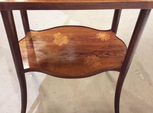 Антикварный стол из разных пород дерева