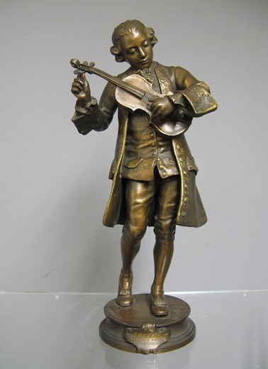 антикварная скульптура юного Моцарта из бронзы Адриена Этьена Гауде купить в Москве